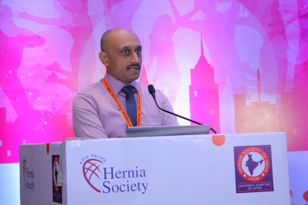 Dr Prasad Bhukebag delivering podium lecture at Asia Pacific Hernia Society