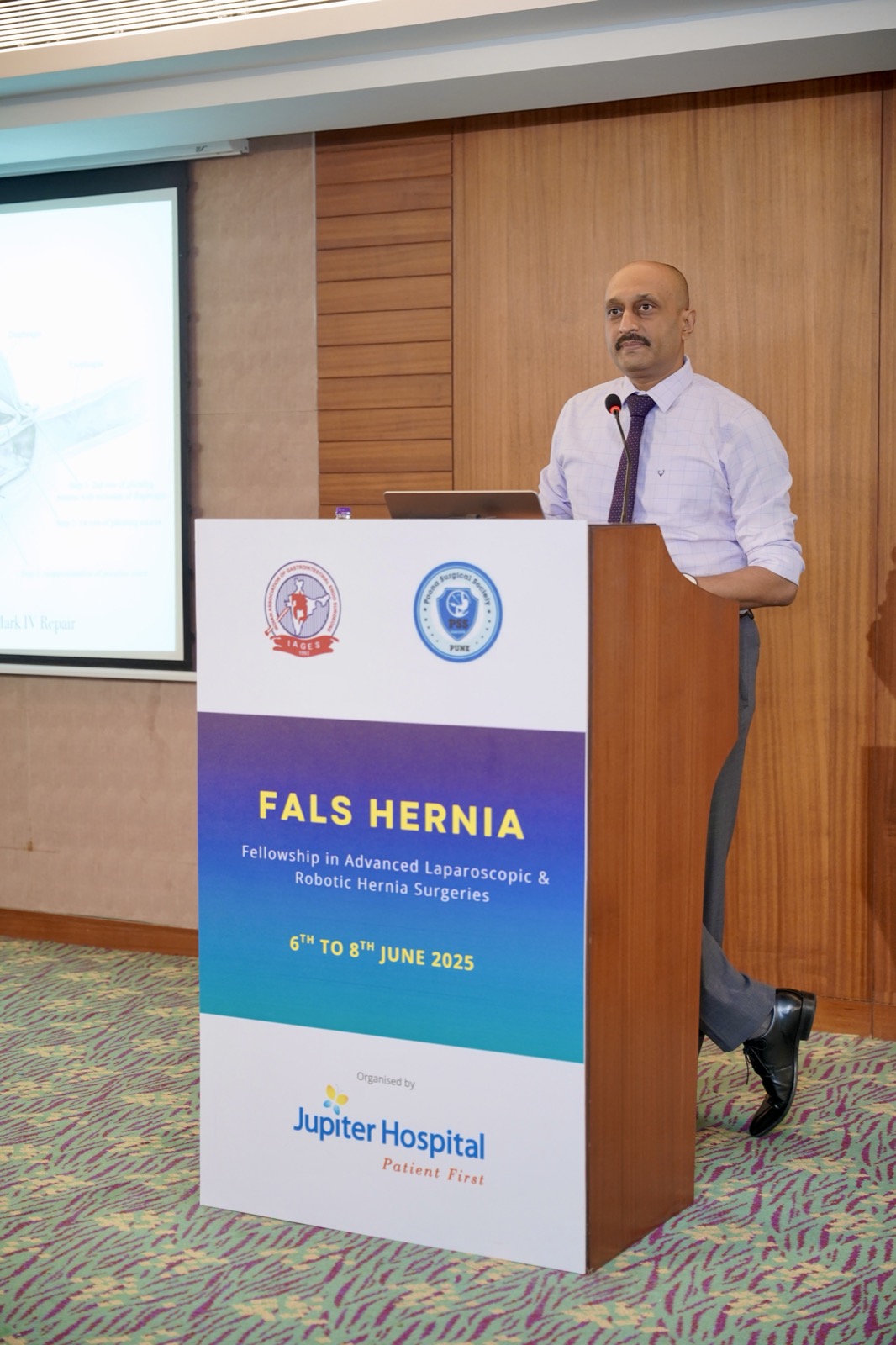 Dr Prasad Bhukebag presenting at FALS Hernia Fellowship Masterclass Jupiter Hospital